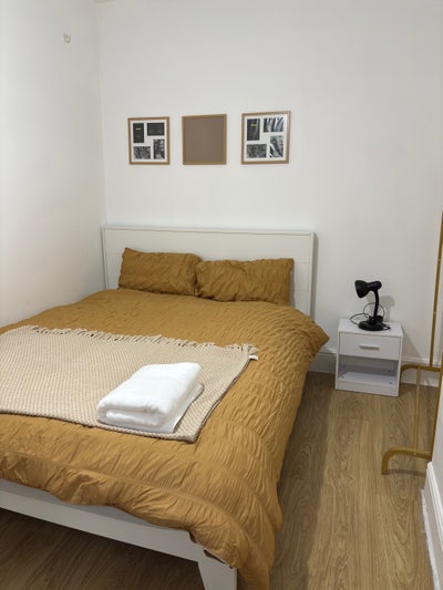 Minimalist Double Room - Mon to Friday Let Main Photo