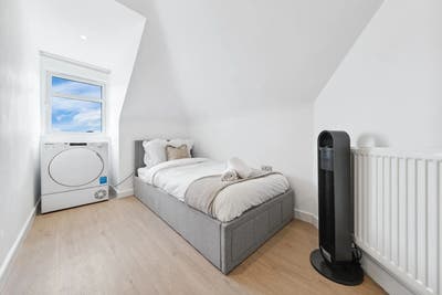 2 specious bedrooms for rent Main Photo
