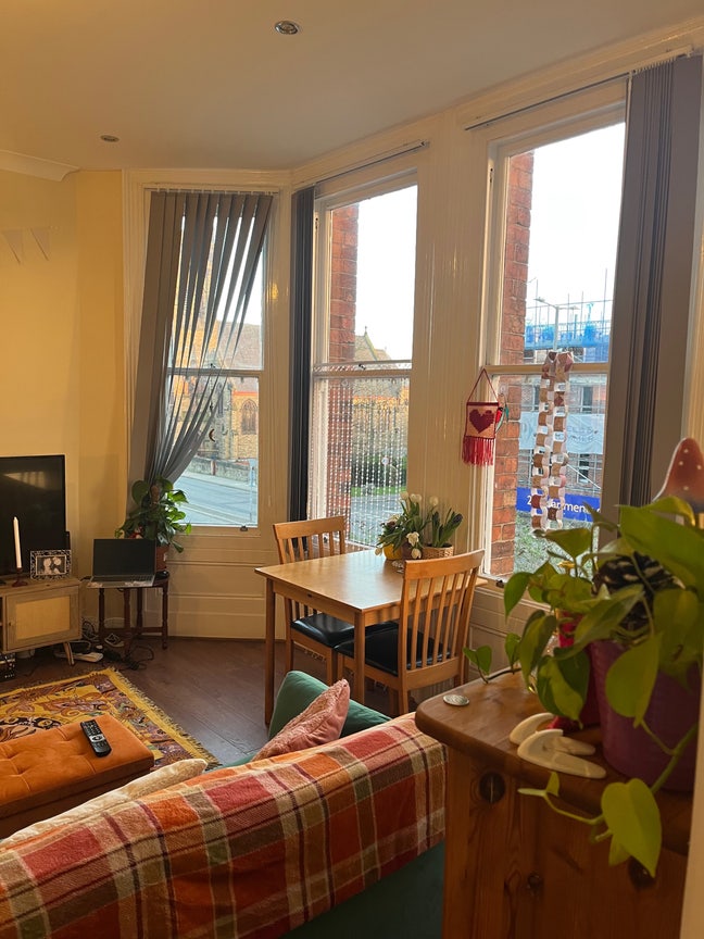 Room in 2 bed flat near lark lane  Main Photo