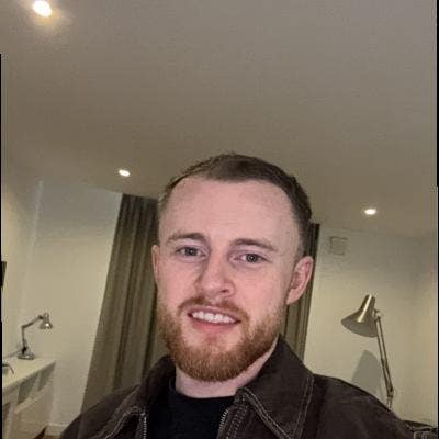 Professional Male seeks a double room Main Photo