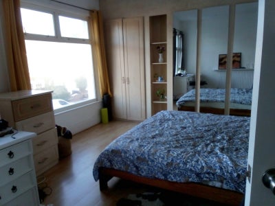 Sublet May 10-June 9:Large sunny dbl in Edmonton  Main Photo