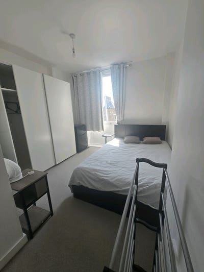 🏡 Modern En-Suite Room to Rent  West London Main Photo