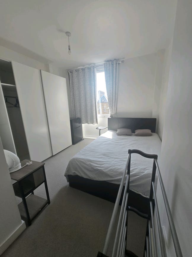 🏡 Modern En-Suite Room to Rent  West London Main Photo