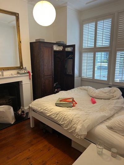 Stunning Bedroom for Rent in Clapham Main Photo