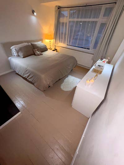 1 Bedroom Superkingsize Bed LARGE room. Main Photo