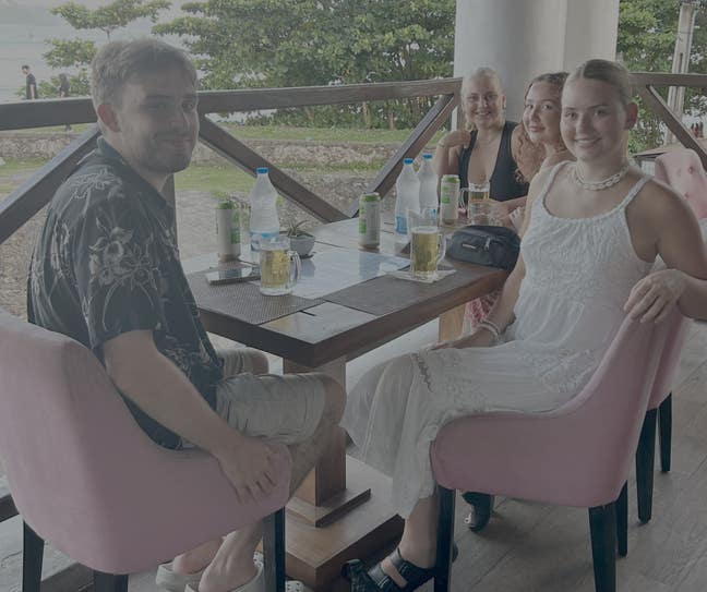 2 friends looking for 1 or 2 extra  Main Photo