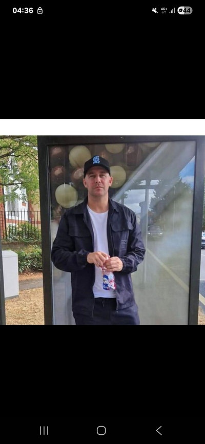 I am a professional male aged 44. I am lookin... Main Photo