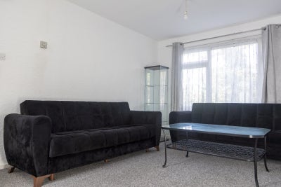 Entire 1 bed flat  Main Photo