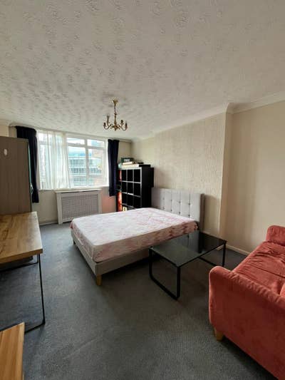 Female Student Room Available – Central London  Main Photo