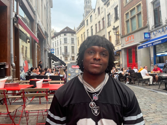 24yr old proffesional looking to share a flat Main Photo