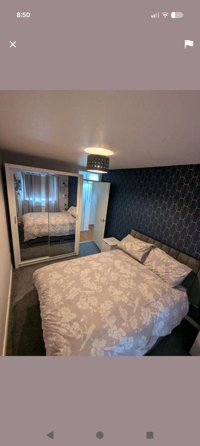 Calm Cleaner and Organized Room  Main Photo