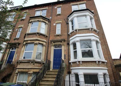 Basement room for rent on Iffley Road Main Photo
