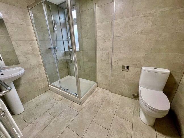 Room to Let W5 (Queer/Queer-Friendly) Main Photo