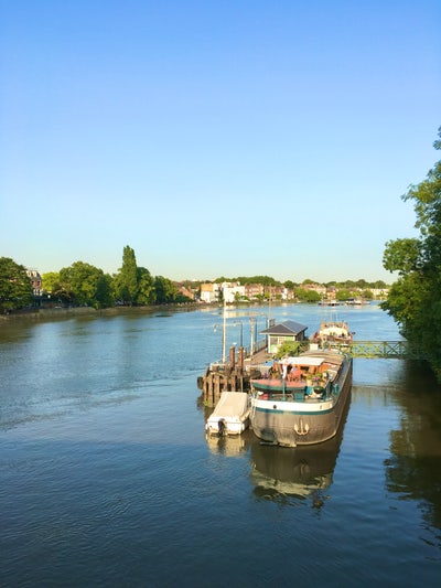 Stylish 1-Bed Riverside Flat | Bills In | Chiswick Main Photo