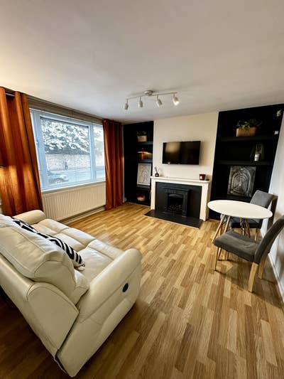Modern Furnished | River Location | Chiswick Main Photo