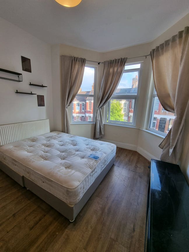 Single and Double Room turnpike lane Haringey n8 Main Photo