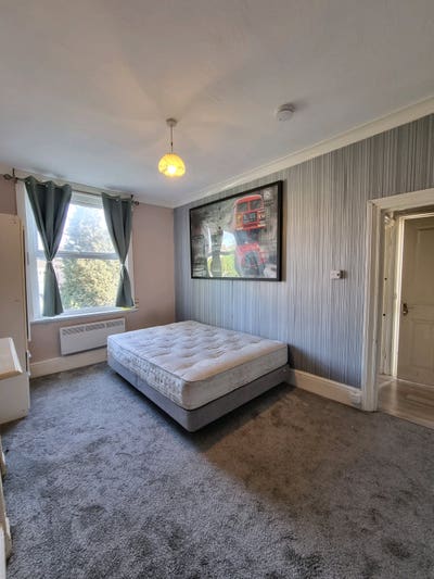 Studio flat in Ilford  Main Photo