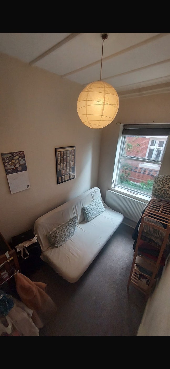 Room penge west Main Photo