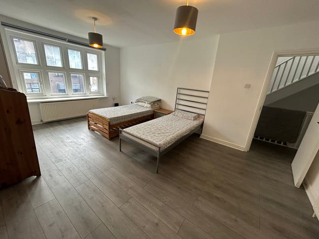 Spacious Double Room For Rent Main Photo
