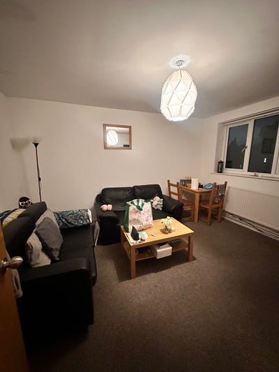Spare Room Available Near Hyde Park Main Photo