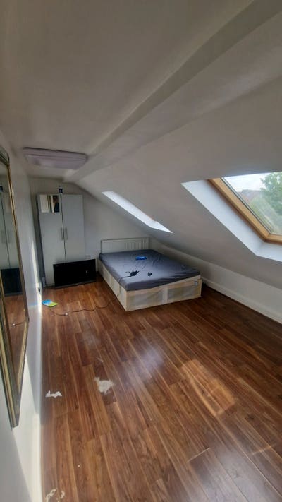 Well Furnished Spacious loft + Toilet Main Photo
