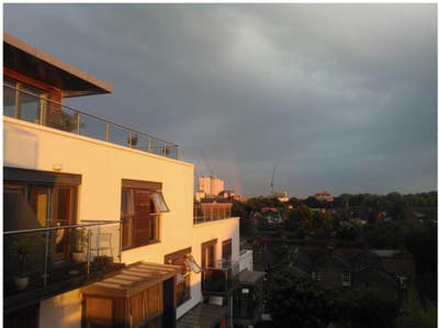Riverside apartment close to key amenities  Main Photo