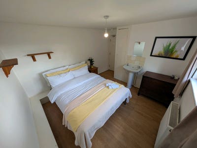 1/2 Price Deposit April Only Double Room Main Photo