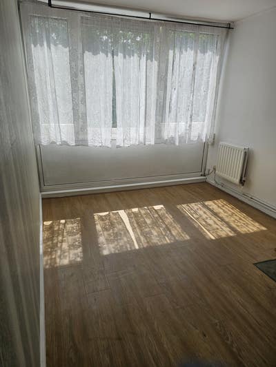 4 bedroom split level maisonette  Main Photo
