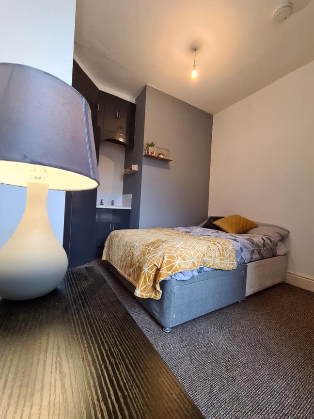 Cozy Double Room in Fallowfield– Bills Included! Main Photo