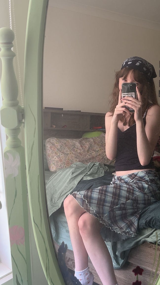 20 year old Female seeks a double room Main Photo