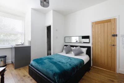 Fully furnished studio Hove Mid June all Bills Inc Main Photo