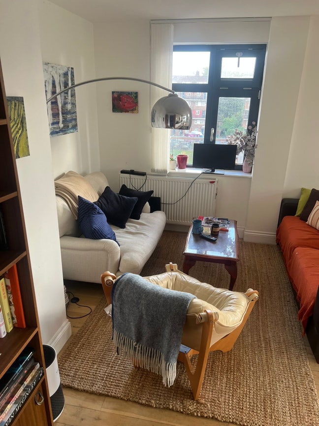 Room in girls flat in Hoxton ASAP Main Photo