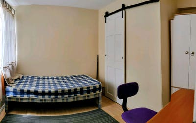 Private En-suite Room - available July!  Main Photo