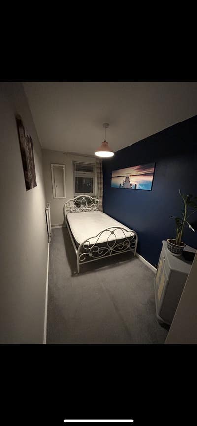 Small double room furnished  Main Photo