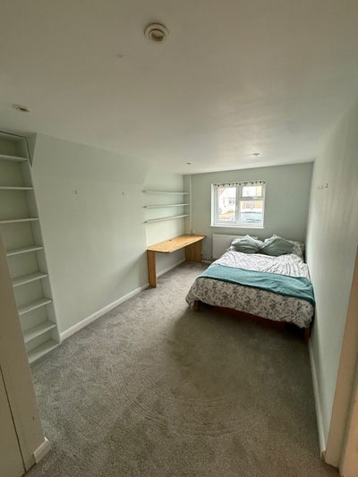 Double bedroom with private shower and toilet  Main Photo