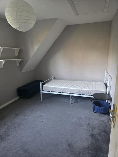 Room to rent  Main Photo
