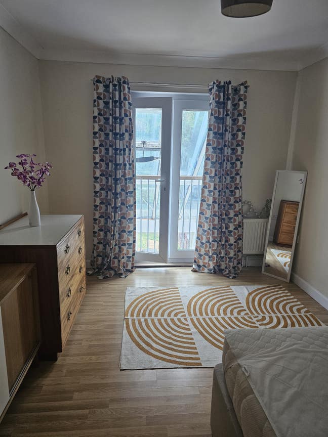 Large double room Main Photo