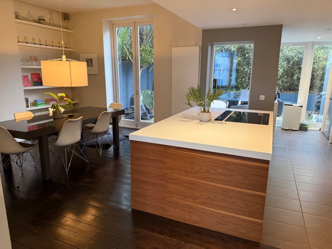 Lovely room to rent in huge Brixton house Main Photo