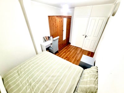 Double bedroom Near Bow Road E3 Main Photo