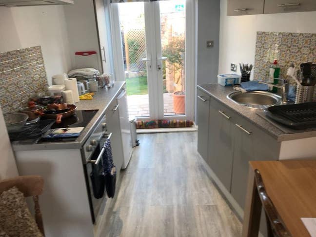 *Double Room Available – Pasture Way  (LS25 6LQ) Main Photo