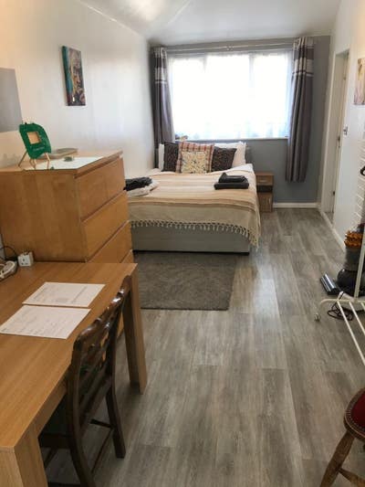 *Double Room Available – Pasture Way  (LS25 6LQ) Main Photo