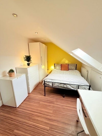 ✨🛏️ Double Room to Let in Chiswick Main Photo
