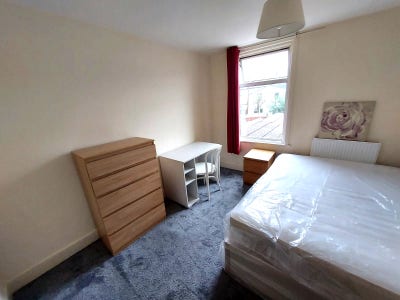 Big Spacious room in Garden House -Stratford Main Photo