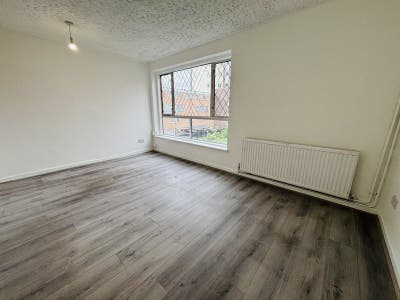 3 Bed Flat – Near Canary Wharf Main Photo