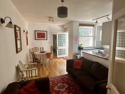 1br in West Kensington available 10 May Main Photo
