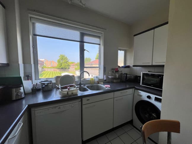 Flat available in heart of Putney Main Photo