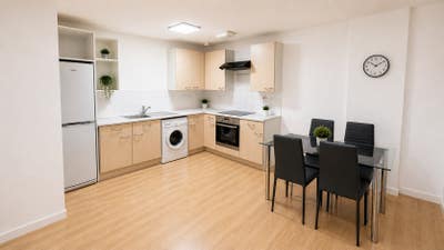 Stunning Modern 2-Bedroom Apartment – Stratford Main Photo