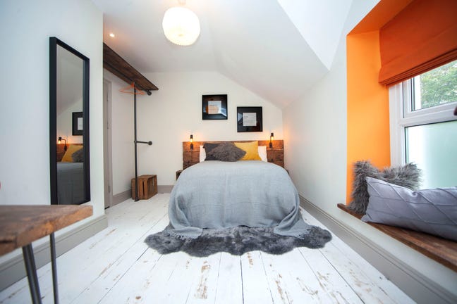 🏡 With a Gym,Cinema and an Ensuite Room!  Main Photo