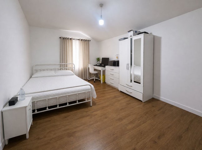 Spacious Double Room Couples / Students  Main Photo