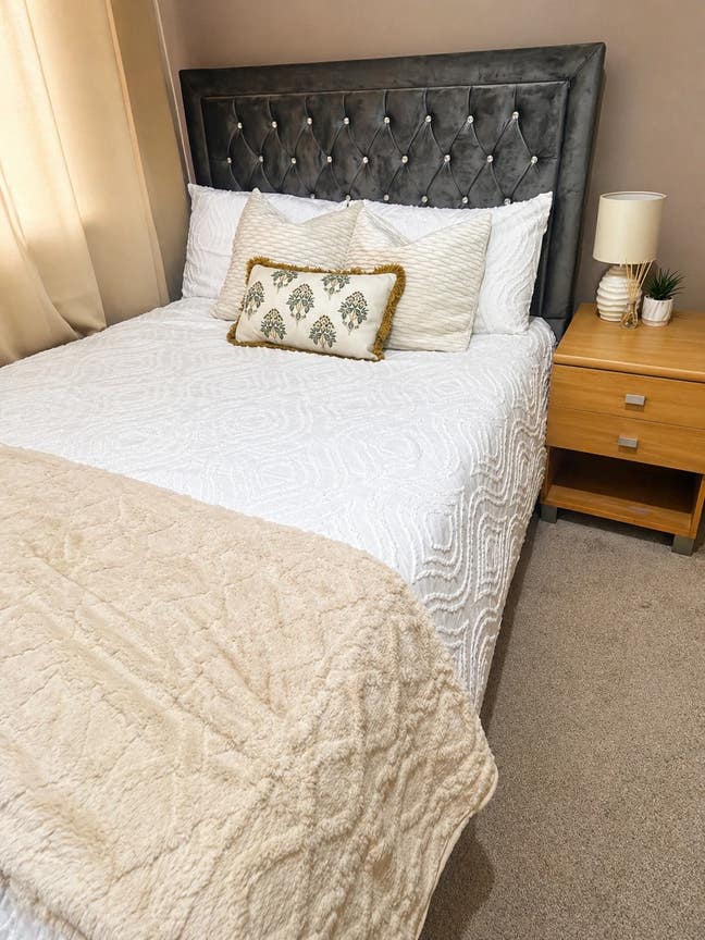 Furnished double room Main Photo